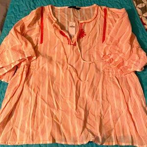 NWT Gauzy striped and embroidered Banana Republic women’s top